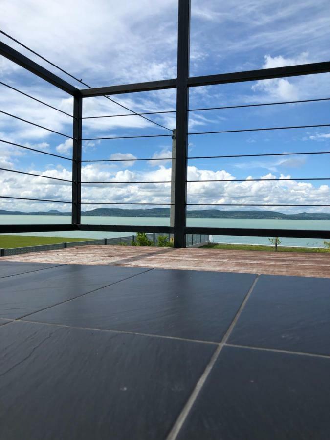 Hullam Apartman Balatonlelle Eksteriør billede